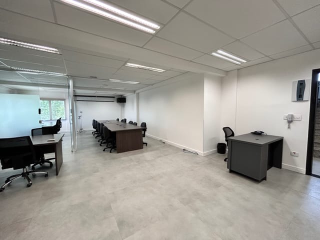 Foto do Loja - Sala Comercial Mobiliada 87m² no Alphaville Empresarial Campinas SP | Home Hunters