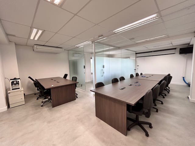 Foto do Loja - Sala Comercial Mobiliada 87m² no Alphaville Empresarial Campinas SP | Home Hunters