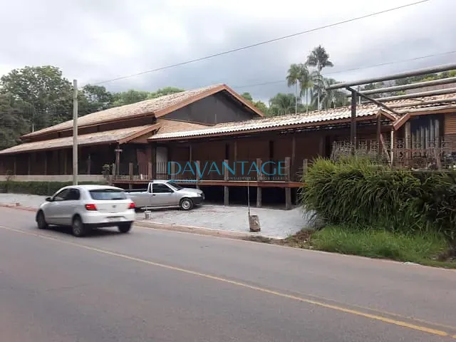 Loja com 2350m², à venda, no bairro Caixa D´Água em Vinhedo