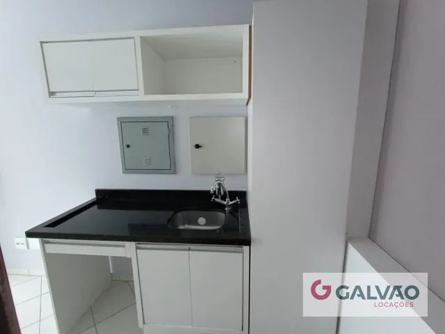 Loja para alugar, no bairro Hugo Lange em Curitiba