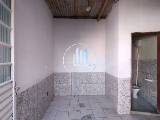 Loja com 100m², para alugar, no bairro Saúde em Pouso Alegre