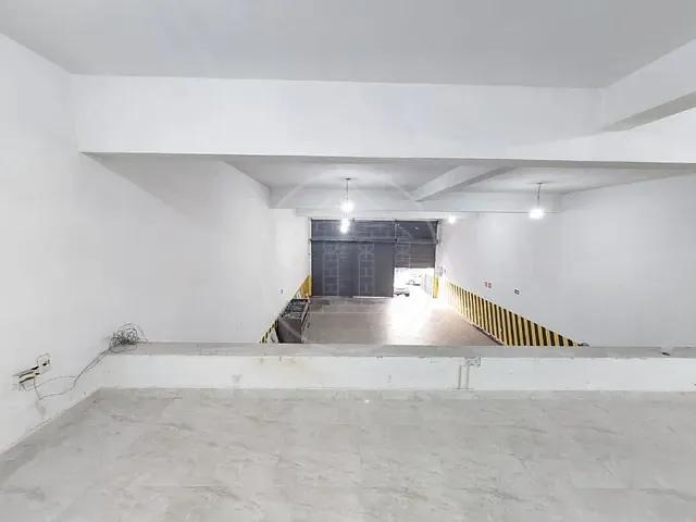 Loja com 230m², para alugar, no bairro Jardim Santa Bárbara em São Paulo