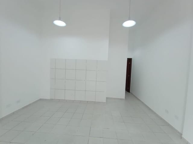 Loja para alugar, no bairro Bacacheri em Curitiba