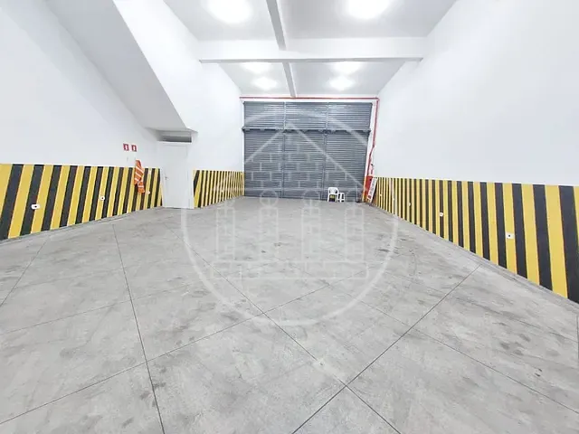 Loja com 230m², para alugar, no bairro Jardim Santa Bárbara em São Paulo