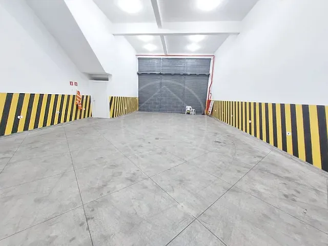 Loja com 230m², para alugar, no bairro Jardim Santa Bárbara em São Paulo