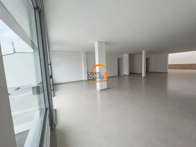 Loja para alugar, no bairro Vila Thais em Atibaia