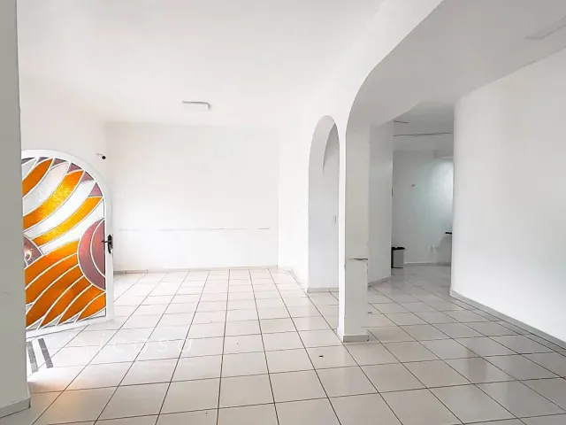 Loja com 390m², à venda ou para alugar, no bairro Centro em Caçapava