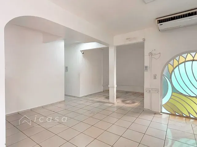 Loja com 390m², à venda ou para alugar, no bairro Centro em Caçapava