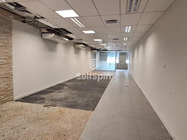 Loja com 915m², para alugar, no bairro Fonseca em Niterói