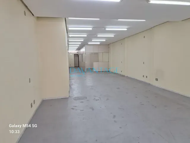 Loja com 240m², para alugar, no bairro Vila Ipojuca em São Paulo