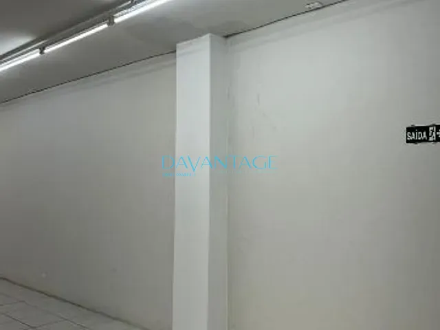 Loja com 372m², para alugar, no bairro Lapa em São Paulo