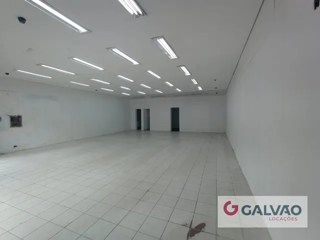 Loja para alugar, no bairro Novo Mundo em Curitiba