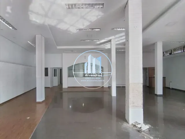 Loja com 257m², à venda, no bairro Centro em Pouso Alegre