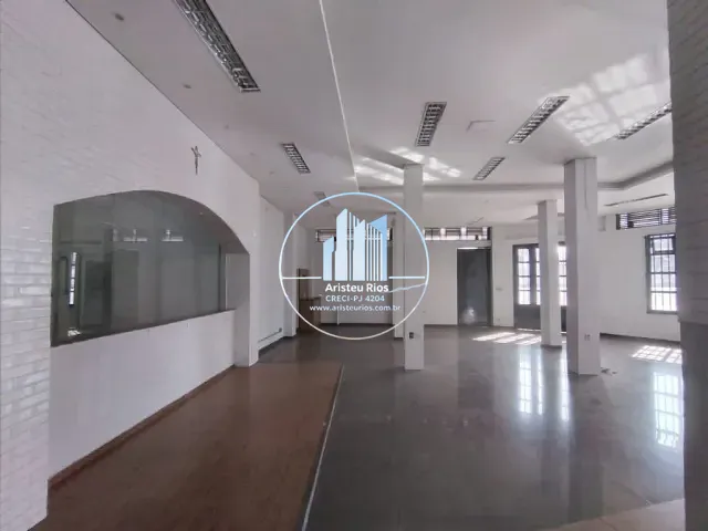 Loja com 257m², à venda, no bairro Centro em Pouso Alegre
