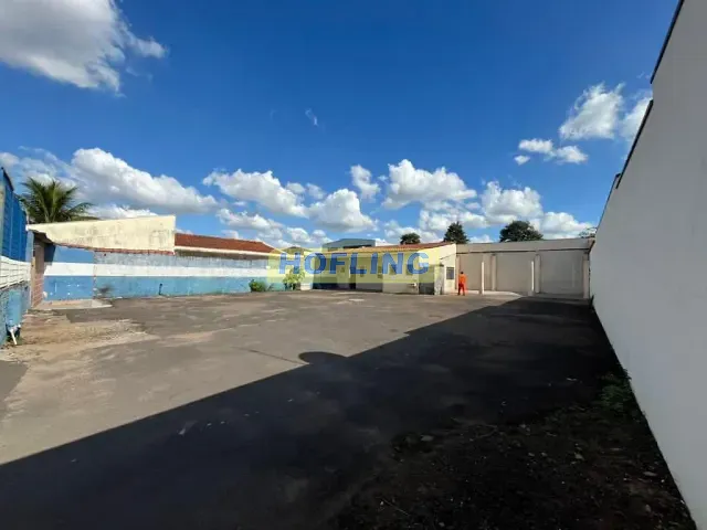 Loja com 560m², para alugar, no bairro Vila Elizabeth (BNH) em Rio Claro