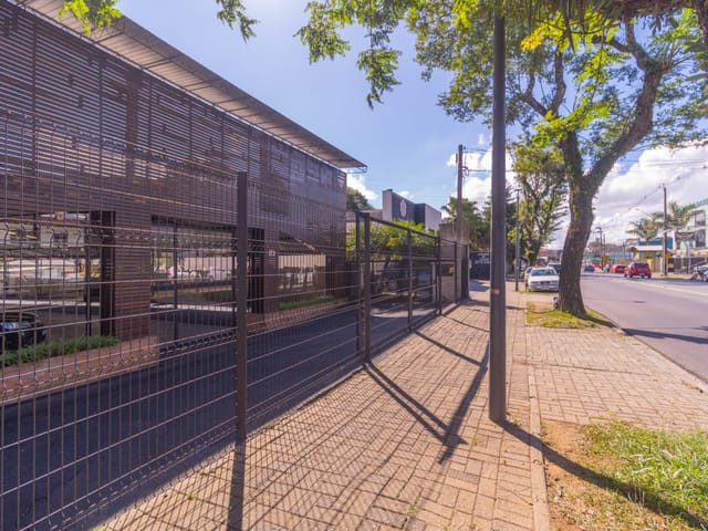 Loja para alugar, no bairro Orleans em Curitiba