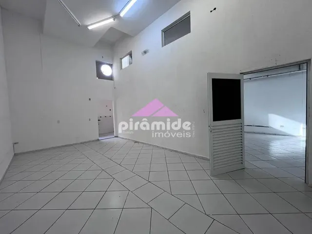 Loja com 10m², para alugar, no bairro Centro em Caraguatatuba