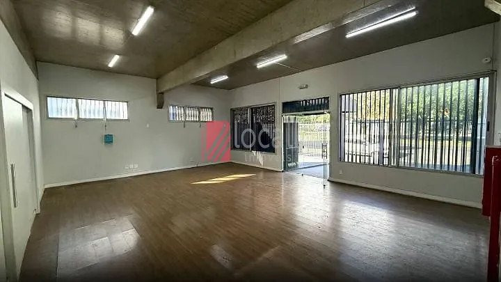 Loja / Salão / Ponto Comercial  para aluguel, 340m² — foto 1 de 14