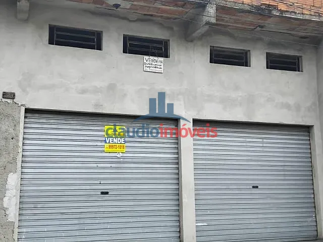 Loja à venda ou para alugar, no bairro Metalúrgico em Barra Mansa