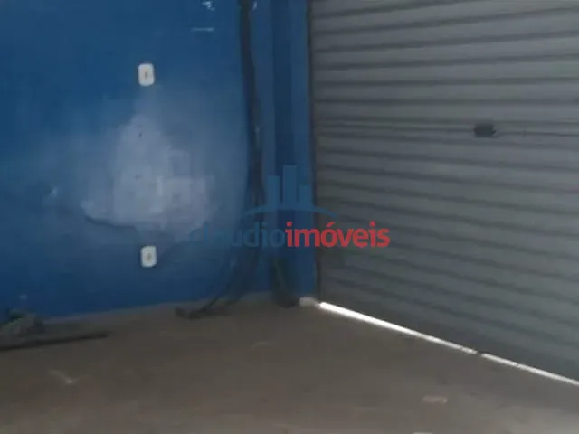 Loja à venda ou para alugar, no bairro Metalúrgico em Barra Mansa