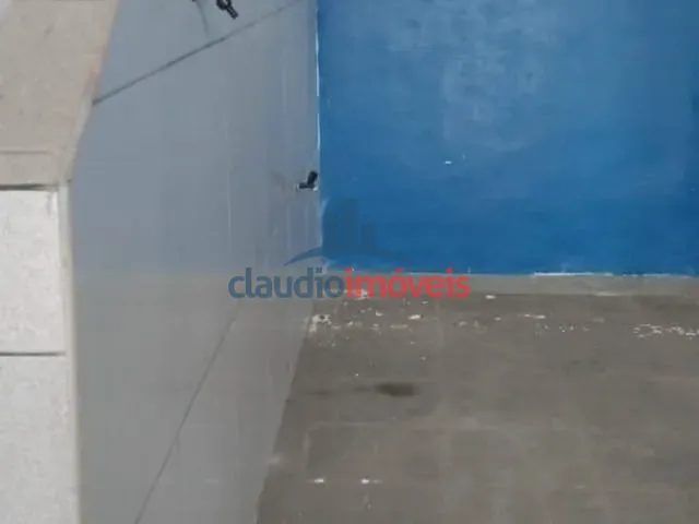 Loja à venda ou para alugar, no bairro Metalúrgico em Barra Mansa
