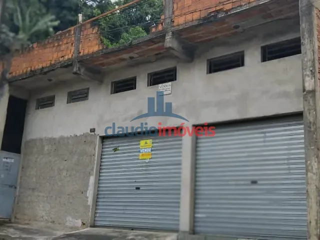 Loja à venda ou para alugar, no bairro Metalúrgico em Barra Mansa