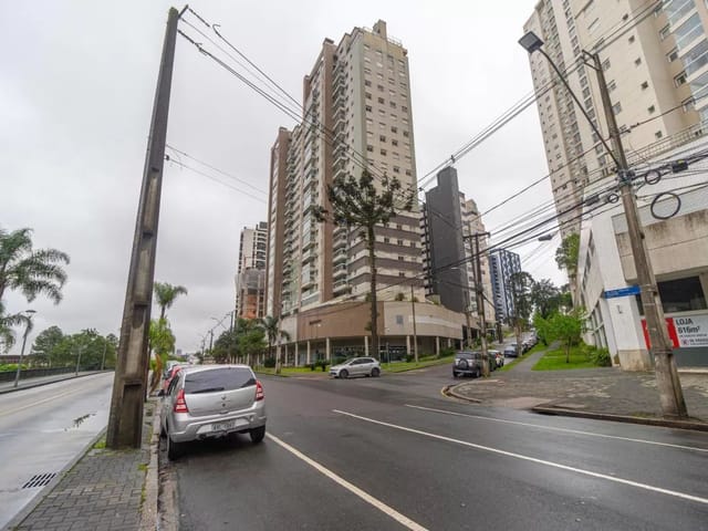 Loja para alugar, no bairro Cristo Rei em Curitiba