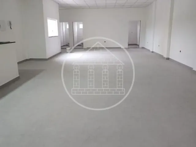 Loja com 150m², para alugar, no bairro Vila do Castelo em São Paulo