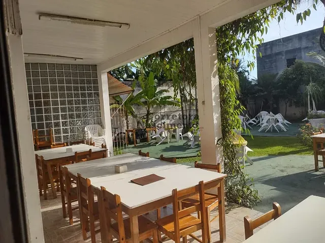 Loja com 600m², à venda, no bairro Porto Novo em Caraguatatuba