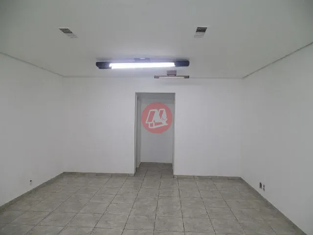 Loja para alugar, no bairro Azenha em Porto Alegre