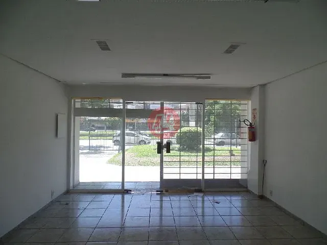 Loja para alugar, no bairro Azenha em Porto Alegre