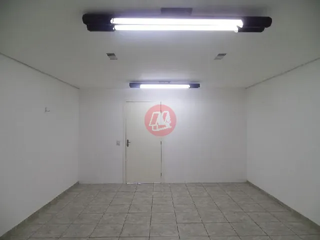 Loja para alugar, no bairro Azenha em Porto Alegre