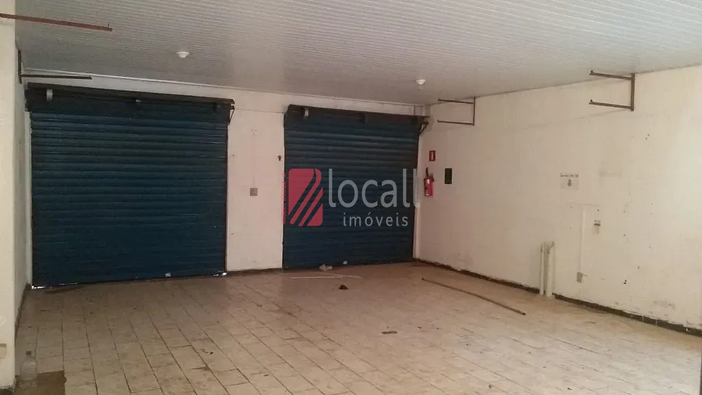 Loja / Salão / Ponto Comercial  à venda, 150m² — foto 2 de 4