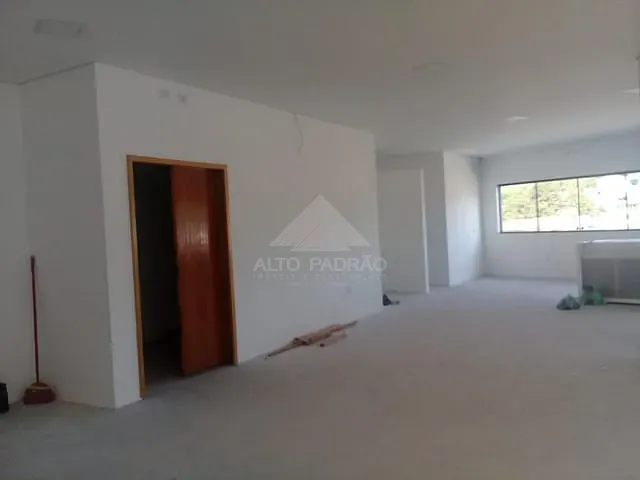 Loja com 270m², para alugar, no bairro Jardim Itapeva em Mauá