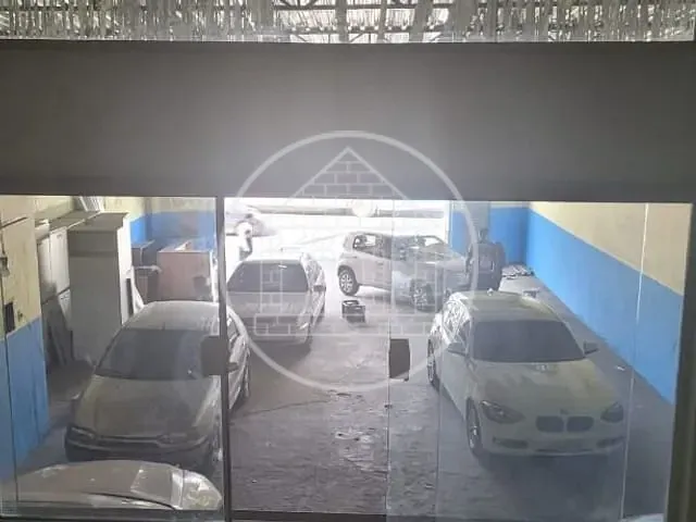 Loja com 300m², para alugar, no bairro Parque Brasil em São Paulo