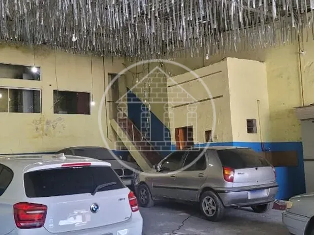 Loja com 300m², para alugar, no bairro Parque Brasil em São Paulo