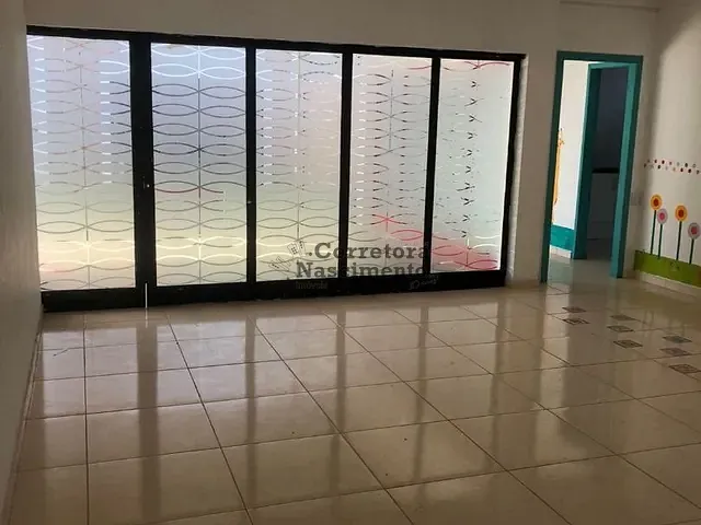 Loja com 450m², à venda ou para alugar, no bairro Jardim Esplanada em São José dos Campos