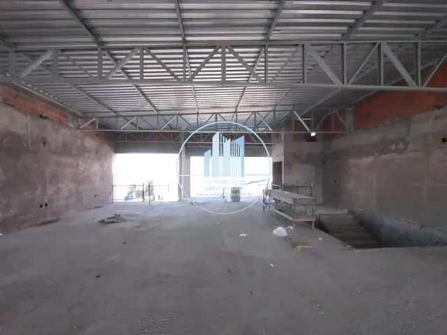 Loja com 422m², para alugar, no bairro Centro em Pouso Alegre