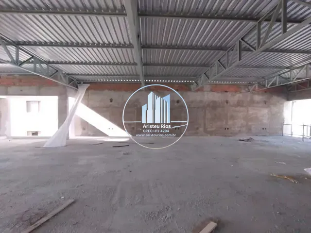 Loja com 422m², para alugar, no bairro Centro em Pouso Alegre