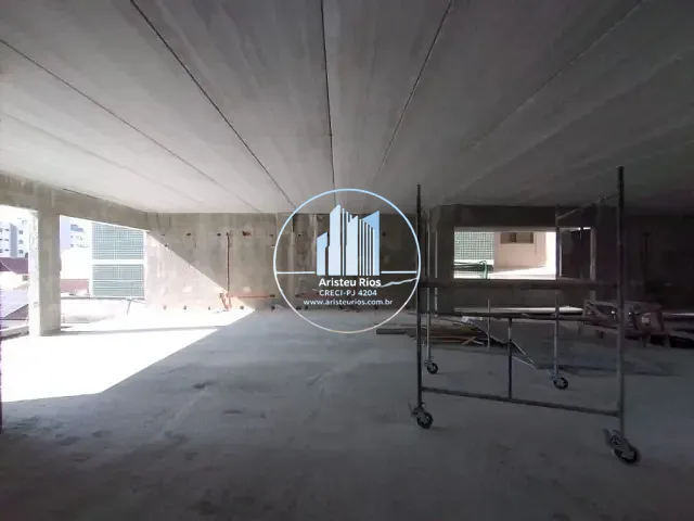 Loja com 422m², para alugar, no bairro Centro em Pouso Alegre