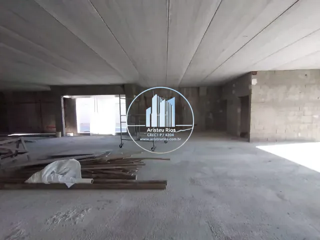 Loja com 422m², para alugar, no bairro Centro em Pouso Alegre