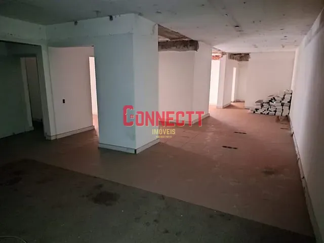 Loja com 465m², para alugar, no bairro Centro em Ribeirão Preto
