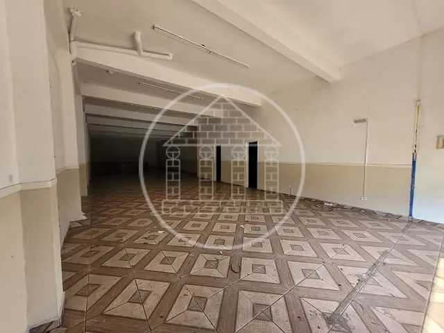 Loja com 300m², para alugar, no bairro Parque Brasil em São Paulo