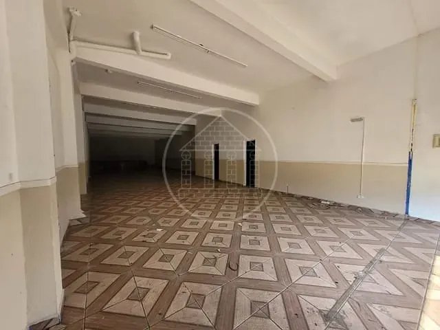 Loja com 300m², para alugar, no bairro Parque Brasil em São Paulo
