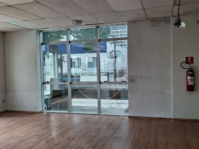 Loja com 220m², para alugar, no bairro Santo Amaro em São Paulo