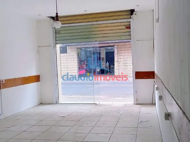 Loja à venda ou para alugar, no bairro Ano Bom em Barra Mansa