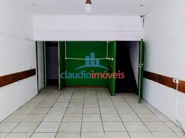 Loja à venda ou para alugar, no bairro Ano Bom em Barra Mansa