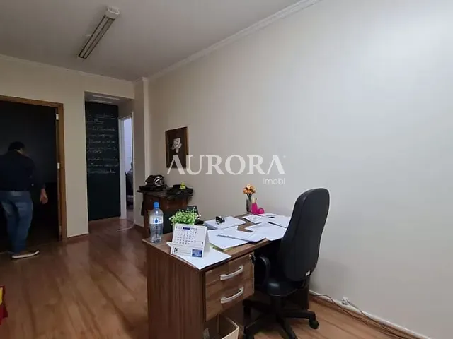 Loja com 44m², à venda ou para alugar, no bairro Centro em Londrina