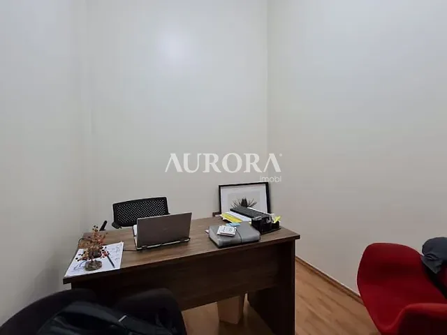 Loja com 44m², à venda ou para alugar, no bairro Centro em Londrina