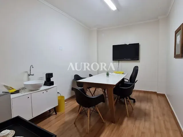 Loja com 44m², à venda ou para alugar, no bairro Centro em Londrina